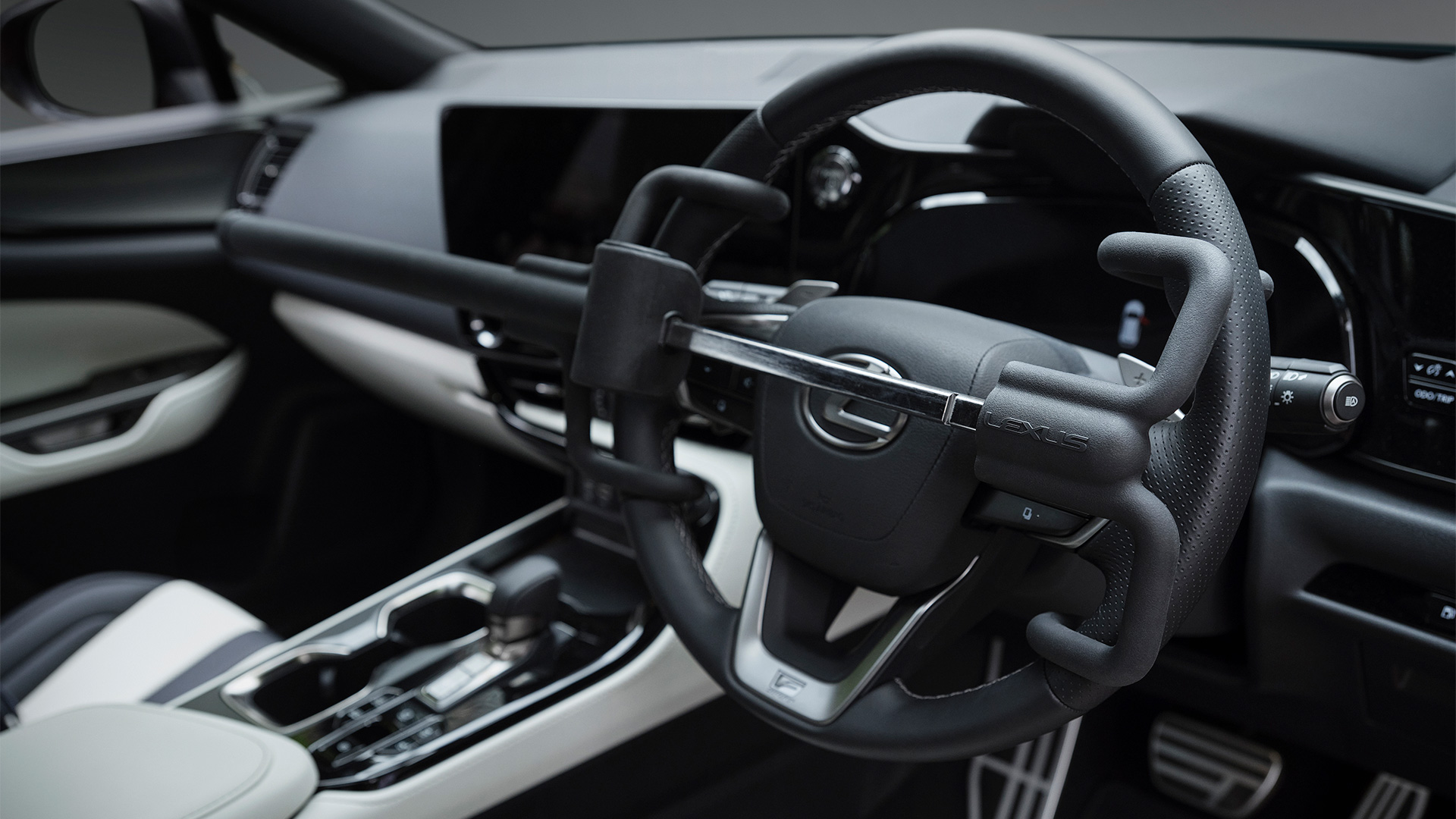 Steering wheel lock