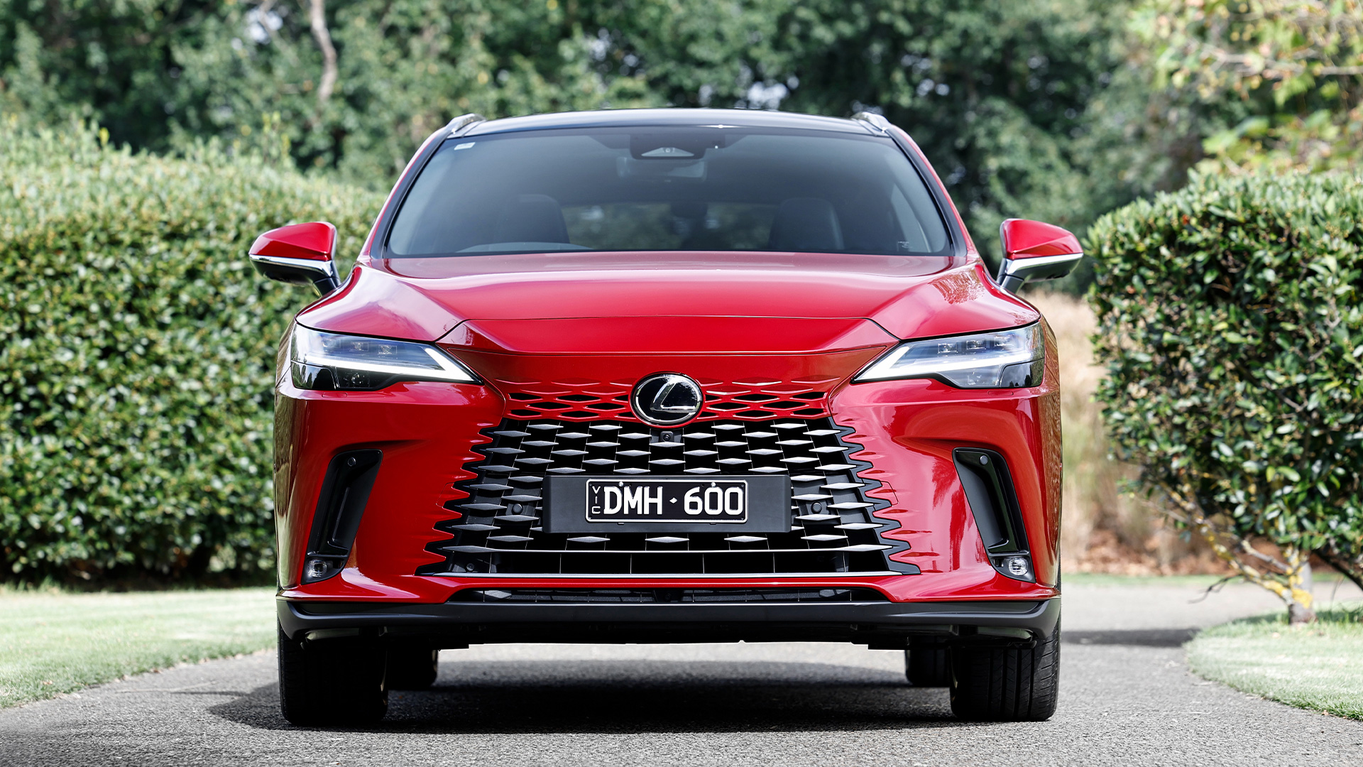 Red Lexus RX 450h+